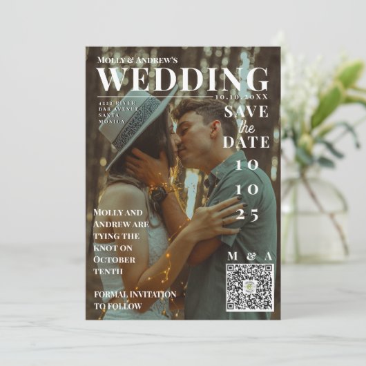おしゃれな雑誌の表紙風の写真で、結婚式のSave the Dateを面白く 招待状 (スタンド正面)