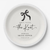 おしゃれな黒いリボンの結婚前お祝いパーティー ペーパープレート (正面)