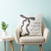 おしゃれな黒いリボンの結婚式前祝いギフト クッション (椅子)