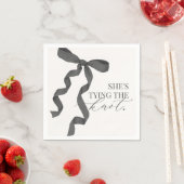 おしゃれな黒いリボンの結婚式前祝賀会の装飾 スタンダードカクテルナプキン (インサイチュ)