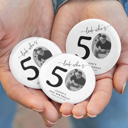 おしゃれな50歳の誕生日「誰が50歳か見てみろ」 缶バッジ