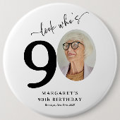 おしゃれな90歳の誕生日「誰が90歳かチェック」 缶バッジ (正面)