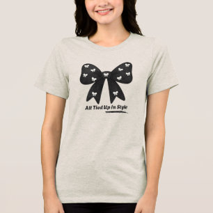 おしゃれに結ばれて - シックなミニマリストの蝶ネクタイTシャツ トライブレンドTシャツ