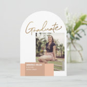 おしゃれゴールドスクリプト卒業写真 招待状 (スタンド正面)