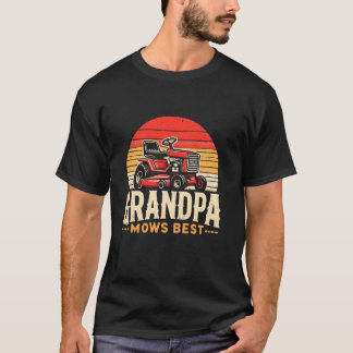 おじいちゃんが芝刈りをする Tシャツ
