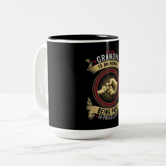 おじいちゃんというのは名誉でPaPaは高価だ ツートーンマグカップ (正面左)