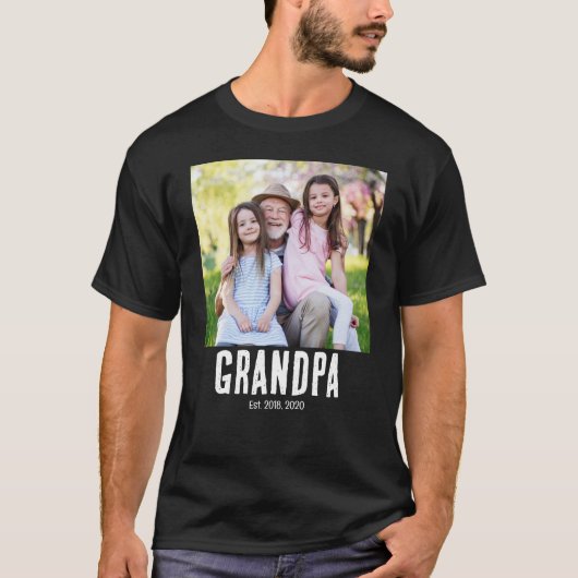 おじいちゃんになったフォトグランジテキストTシャツ Tシャツ (正面)