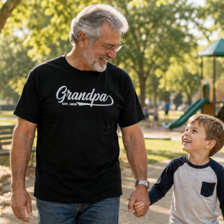 おじいちゃんになった年をデザインしたおじいちゃんのプレゼント Tシャツ