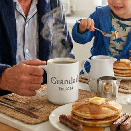 おじいちゃんになった年 ブラック シンプル デザイン コーヒーマグカップ