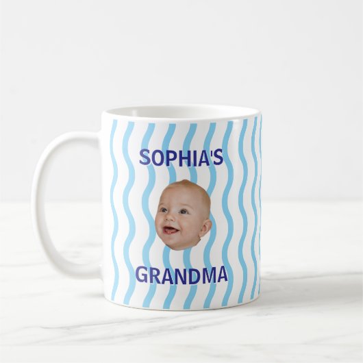 おじいちゃんになる最初の孫の赤ちゃんの顔のカスタムデザイン コーヒーマグカップ (左)