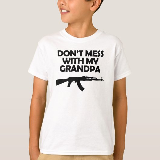 おじいちゃんに手出しするな Tシャツ (正面)
