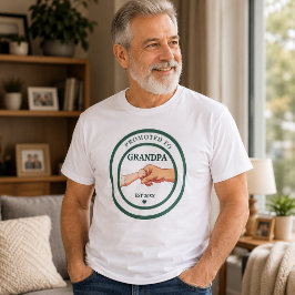 おじいちゃんに昇格しました 20XX年創設 Tシャツ
