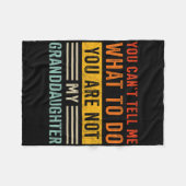 おじいちゃんのために孫娘ではないことは分からない フリースブランケット (正面(横))