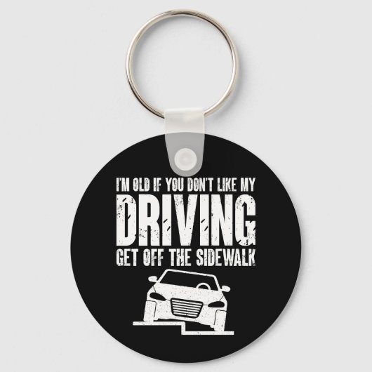 おじいちゃんもしおばあちゃんを運転するのが好きじゃない キーホルダー (裏面)