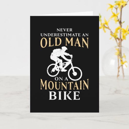 おじいちゃんサイクリストへのマウンテンバイクギフト カード (黄色い花)