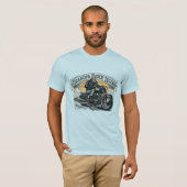 おじいちゃんライダーの伝説トレンディーデザイン Tシャツ (正面フル)