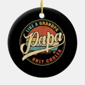 おじいちゃん専用クールパパパップおもしろいのような セラミックオーナメント (裏面)