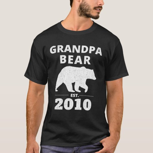 おじいちゃん熊 Est 2010 ヴィンテージ ベア おじいちゃんに Tシャツ (正面)