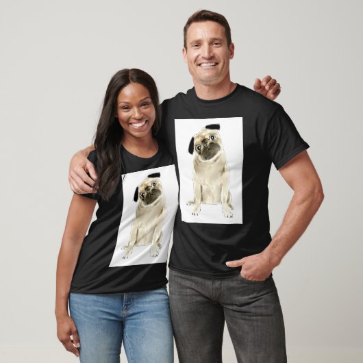 おすわりパグ犬 Tシャツ (ユニセックス)