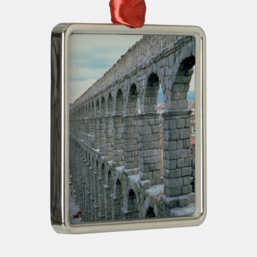 おそらく日付を記入するローマの水路の眺め メタルオーナメント (右)