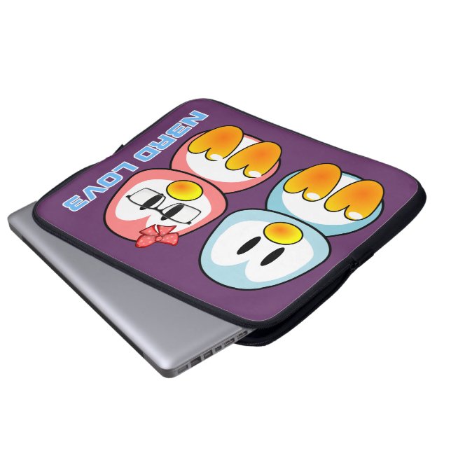 おたくのバレンタイン: コンピュータギークLeetは愛を話します ラップトップスリーブ (正面下部)