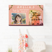 おとぎ話の城のドア花の誕生日パーティーの写真 横断幕 (インサイチュ)