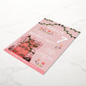 おとぎ話ドアガールバースデーパーティー金ゴールド 箔招待状 (回転した状態)