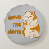 おなかの太った離れ猫が一人で ラウンドクッション (裏面)