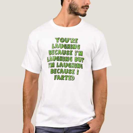 おならが面白くて笑ってるTシャツ Tシャツ (正面)