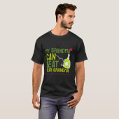 おばあちゃんがあなたの祖母に勝つTシャツ Tシャツ (正面フル)