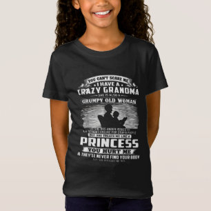 おばあちゃんがいるから怖くな熱狂するい Tシャツ