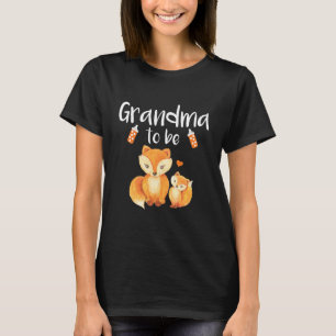 おばあちゃんがキツネベビーシャワーかわいい森の動物  Tシャツ