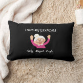 「おばあちゃんが大好き」装飾用クッションと子供の名前。 ランバークッション (ブランケット)