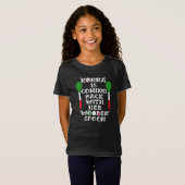 おばあちゃんが木のスプーンを持って帰ってくる Tシャツ (正面フル)