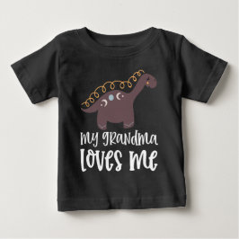 おばあちゃんが私を愛している孫ギフト 恐竜 🦕 ベビーTシャツ