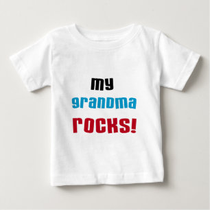 おばあちゃんがTシャツとギフトを食べる ベビーTシャツ