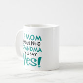 おばあちゃんがYes母の日のプレゼントを言う コーヒーマグカップ (正面左)