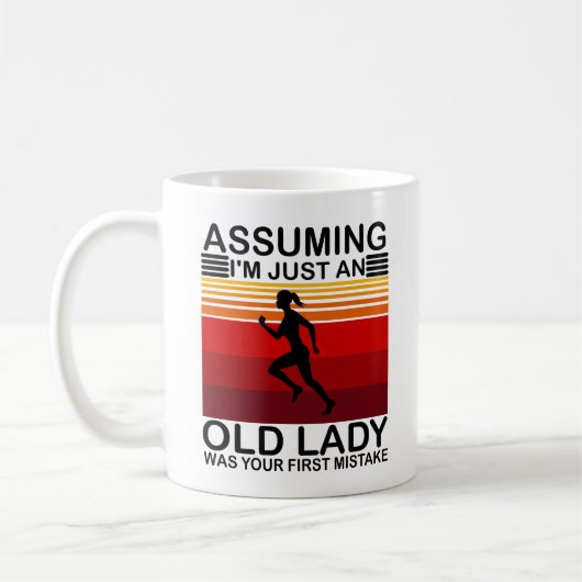 おばあちゃんだけだと思ったら最初走 コーヒーマグカップ (左)