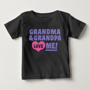おばあちゃんとおじいちゃんは私を愛してる ベビーTシャツ