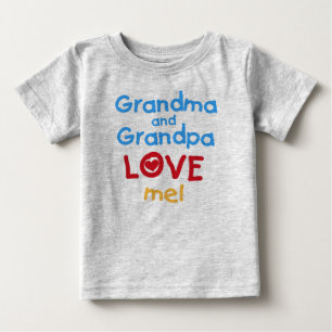 おばあちゃんとおじいちゃんは私を愛してる ベビーTシャツ