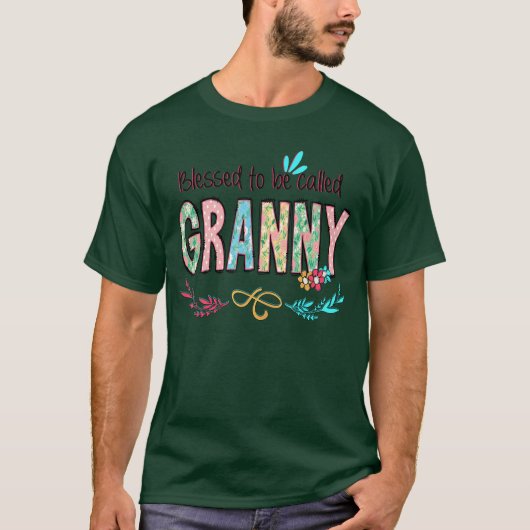 おばあちゃんと呼ばれる幸せな母の日 フローラルギフト Tシャツ (正面)