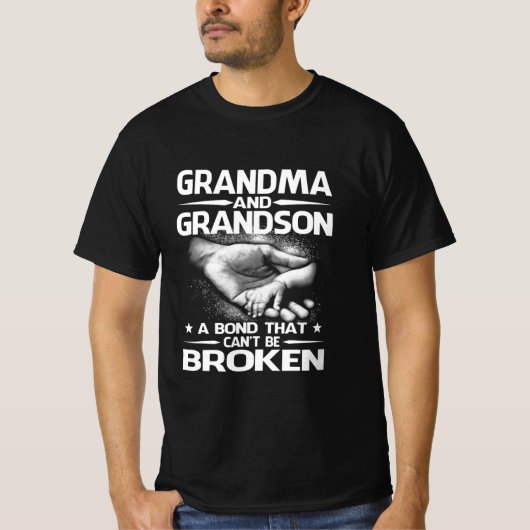おばあちゃんと孫は壊せない絆 Tシャツ (正面)