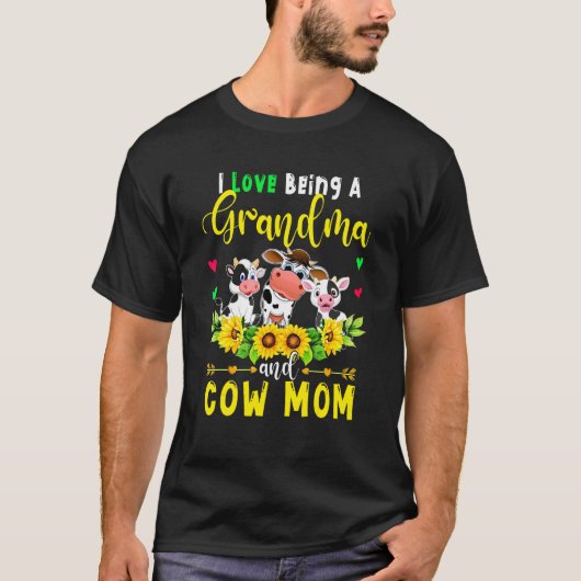 おばあちゃんと牛のお母さんでよかった可愛い牛とひまわり Tシャツ (正面)