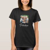 おばあちゃんになった記念スクリプト写真 Tシャツ (正面)