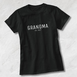 おばあちゃんになりましたギフト Tシャツ