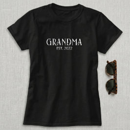 おばあちゃんになりましたギフト Tシャツ