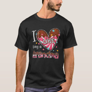 おばあちゃんになるのが大好きハッピーバレンタインデー Tシャツ