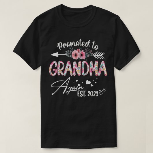 おばあちゃんに再び昇格Est 2023花Tシャツ Tシャツ (デザイン正面)