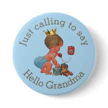 おばあちゃんに挨拶を求めるかわいい小さな王子