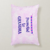 「おばあちゃんに昇格」ピンク《写真》ぼけ味 アクセントクッション (正面(垂直))